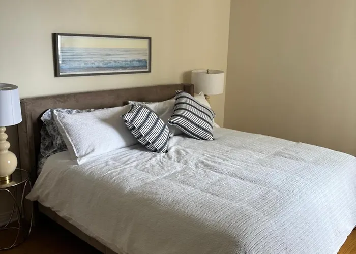 Nautical 2 Bedroom With Beautiful Ocean Views